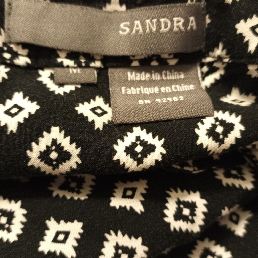 SANDRA - Picture 4 of 4